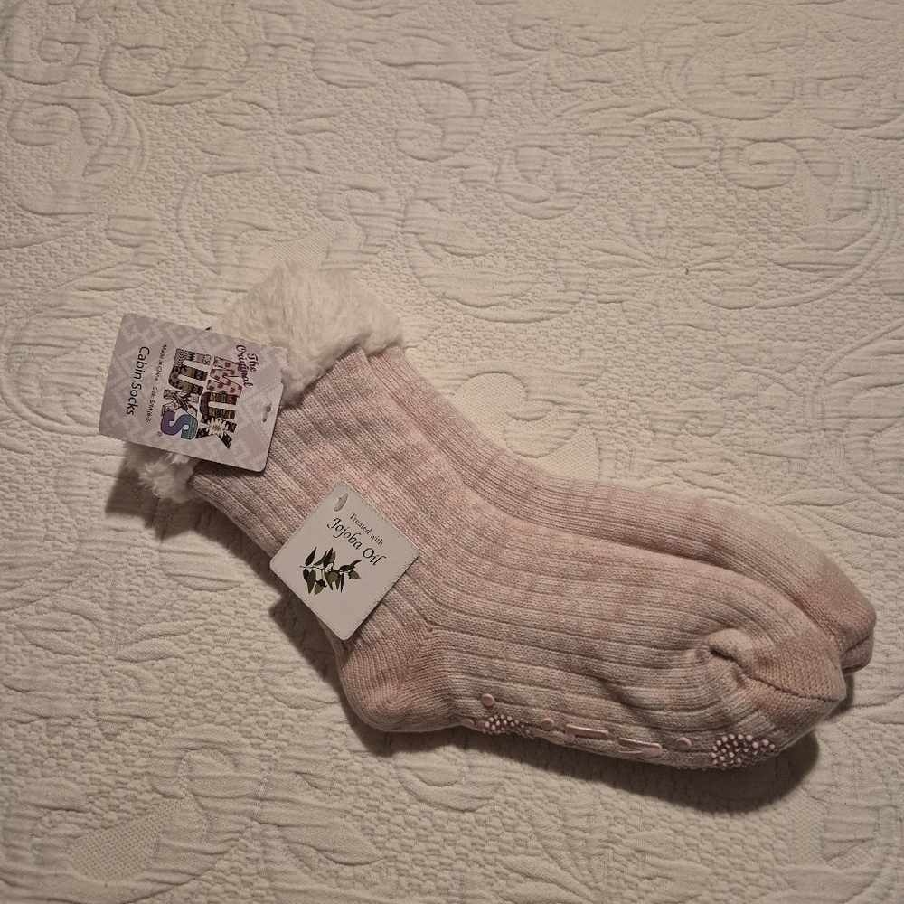 Muk Luks Cabin Socks pink heather with white fuzzy lining womens S/M 6-8 NWT